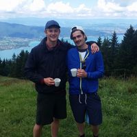 Charlie Hill的照片