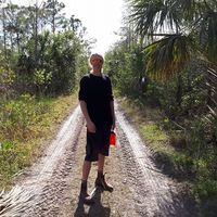 Ethan Whittaker的照片