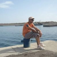 Oussama Boukhelif Yahia的照片