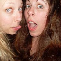 TARA AND WHITNEY的照片