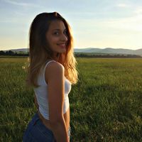 Zsuzsanna Kolozsvári的照片