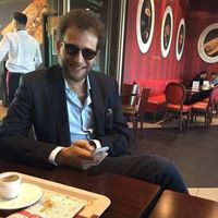 Zine Lachachi的照片