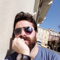 Öner Ergüven的照片