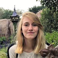 Simone Charlet的照片