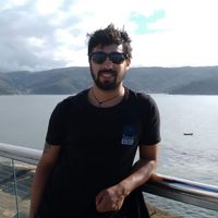 Nicolás Pizarro的照片