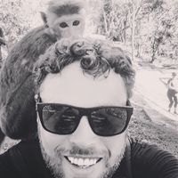 Michael Charles Hilton的照片