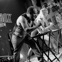 Tinderbox Circus Sideshow的照片