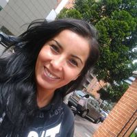 Mayra Acevedo的照片