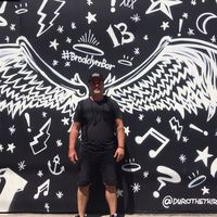 Mark Della Vella的照片