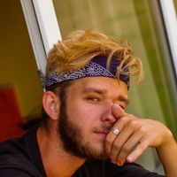 Artur Haller的照片