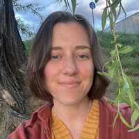 Brianne  Goebel的照片