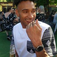 George Onwundinjo的照片