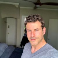 Brett  Solomon的照片