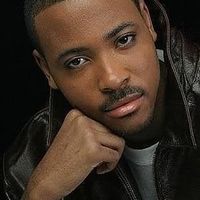 Moses Taipo的照片