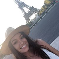 Julia Louis的照片