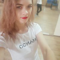 Anastasia Atrofimenko的照片