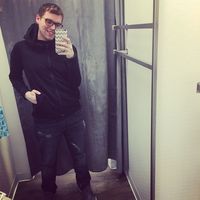 Mitchell Armstrong的照片