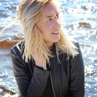 Elīna Meilarde的照片