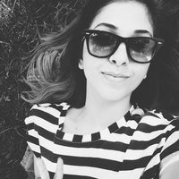 Sumeyya Gokcan的照片