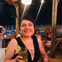 Sabina Acuña的照片