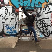 Basil Andrews的照片