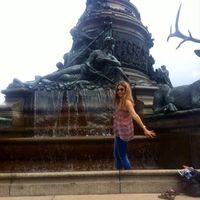 Claudia Gonzalez的照片