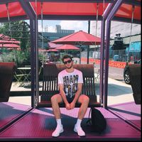 Alex Barkov的照片