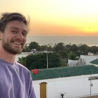 Moe Holbach的照片