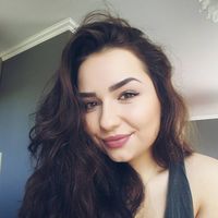 Nikoletta Ronewicz的照片