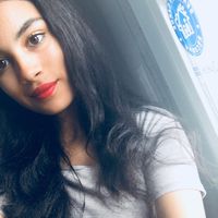 Nahomy Maltais的照片