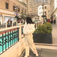 Ratih Amelia's Photo