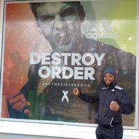 Larry Akinyemi的照片