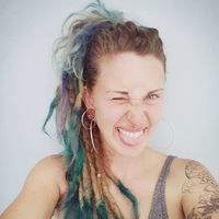 Holly Thompson的照片