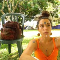 caroline alboneti's Photo