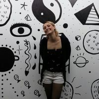 Eva Heinrich's Photo