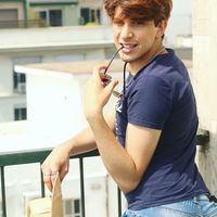 Aügustine Burgozz的照片