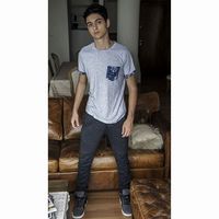 Brahian Caballero的照片