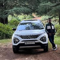 Fotos de bhupesh singh bisht