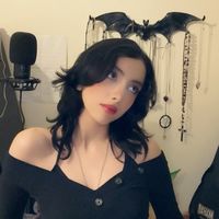 Anna Vakili的照片