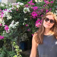 Niso Atakhanova的照片