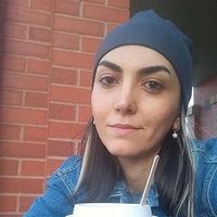 MOna MOradi的照片