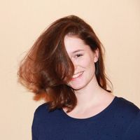 chloe girard的照片