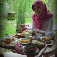 YOVITA MAYA RESANTI的照片