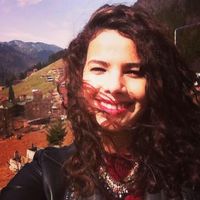 Fotos de Tuğba Yaylak