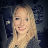 Nicole Hiller的照片