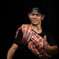 Niko Hugyposem's Photo