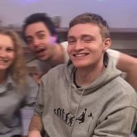 Mathieu Aaiue的照片