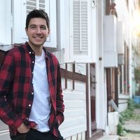 Zeki Alp Kayıhan的照片