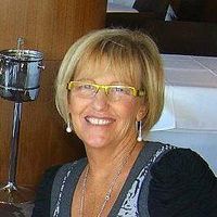 Louise Barnes的照片