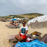 med reda benmoussa的照片